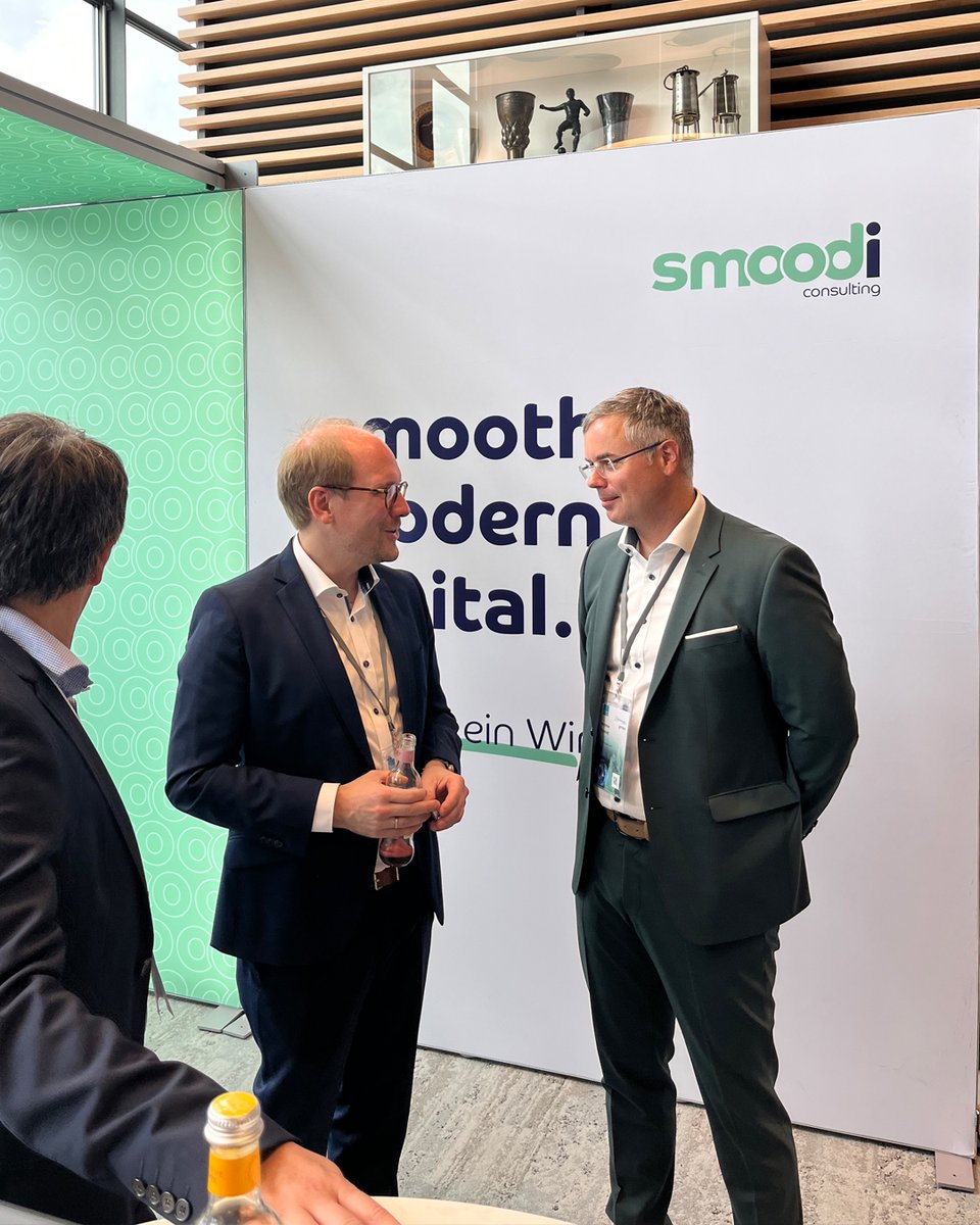 smoodi_consult's tweet image. Am vergangenen Mittwoch fand die IT-Hausmesse der @MRDatentechnik zum Firmenjubiläums statt. Und wir waren mit dabei: Danke an alle für das Interesse an Lösungen zur E-Rechnungspflicht, modernen HR-Recruiting + #Prozessdigitalisierung. 
Mehr erfahren: smoodi-consulting.com.