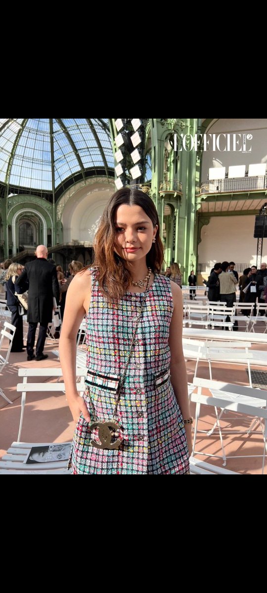 Rebecca830994's tweet photo. You can have anything you want in life if you dress for it.

GLORIOUS REBECCA IN PFW25
#ChaneISS25xBecky   
#CHANELSpringSummer
#ParisFashionWeek https://t.co/KPefUQkJq3
