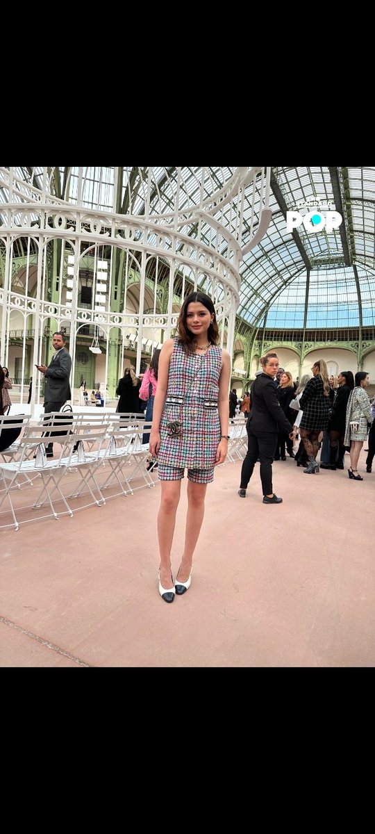 Rebecca830994's tweet photo. You can have anything you want in life if you dress for it.

GLORIOUS REBECCA IN PFW25
#ChaneISS25xBecky   
#CHANELSpringSummer
#ParisFashionWeek https://t.co/KPefUQkJq3