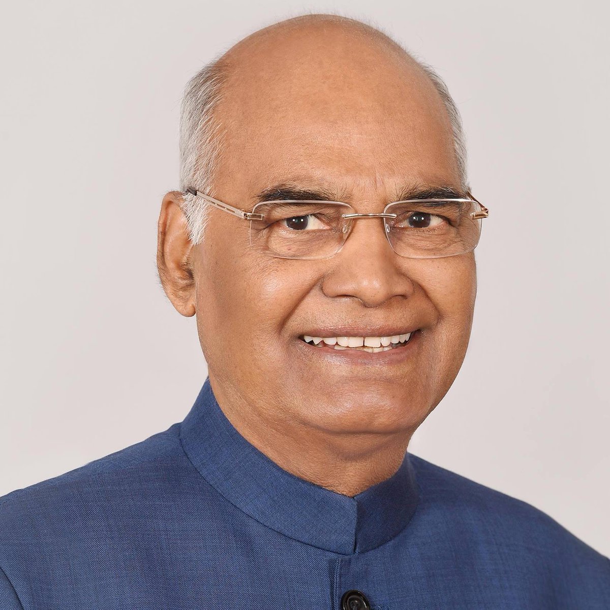 भारताचे माजी राष्ट्रपती श्री.रामनाथ कोविंदजी आपणांस वाढदिवसाच्या मनःपूर्वक शुभेच्छा! आपणांस उदंड आणि निरोगी दीर्घायुष्य लाभो, हीच गणराया चरणी प्रार्थना !
<a href="/ramnathkovind/">Ram Nath Kovind</a>  
#happybirthday