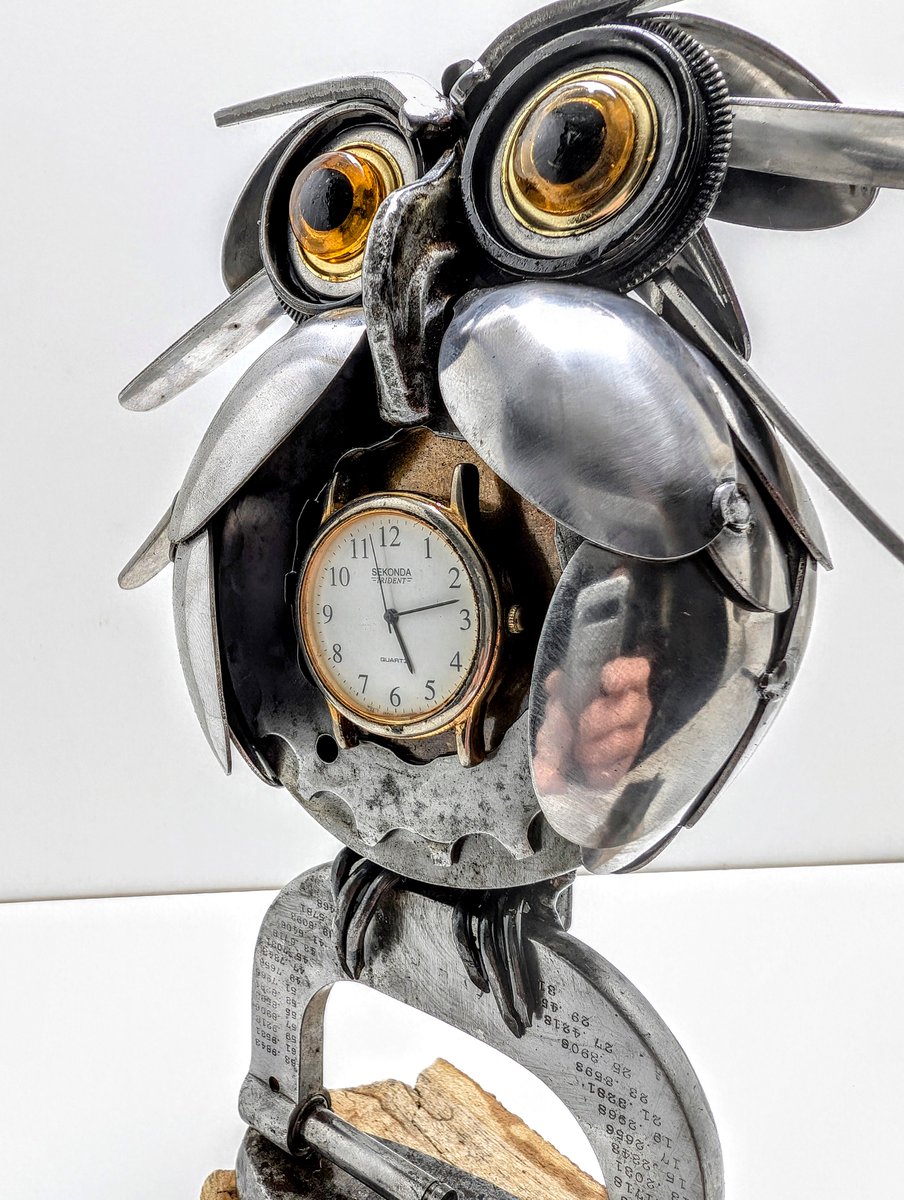 RustysRelics's tweet image. Good morning ladies and gentlemen 😃
I thought I'd start this morning off with showcasing my latest owl piece, this one is a cracker and one of the best I've made yet.
Thanks for looking and have a great day,
John aka Rusty 😁
 #owl #clock #watch #sculpture #metalart #reclaimed