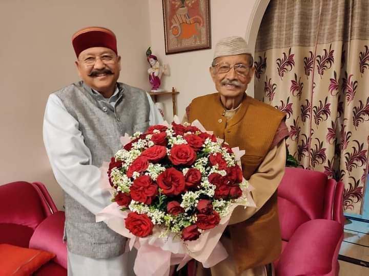 satpalmaharaj's tweet photo. #उत्तराखण्ड के पूर्व मुख्यमंत्री परम आदरणीय मेजर जनरल (से.नि.) श्री भुवन चंद्र खंडूरी जी को जन्मदिन की हार्दिक बधाई एवं दीर्घायु-निरोगी जीवन के लिए शुभकामनाएं। https://t.co/Mv4PyCKLSF