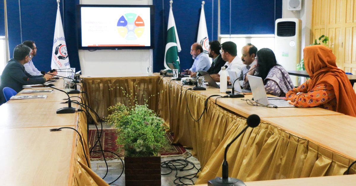 HANDS_Welfare's tweet photo. Dr. Shaikh Tanveer Ahmed, CEO of HANDS Pakistan, welcomed Mr. Jonathan Stern, Director of Education Research at RTI International and Mr. Naveed Ahmed Shaikh, Consultant for RTI International at the Head Office. The meeting focused on future collaborations in the education sector https://t.co/za28h3jTRX