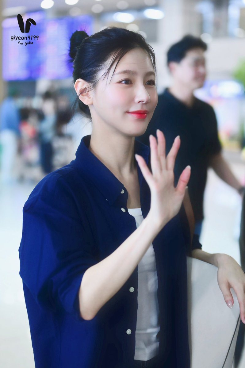 giyeon9799's tweet photo. 241001 🛬️
#여자아이들 #아이들 #GIDLE  
#미연 #MIYEON https://t.co/raef2Rn06h