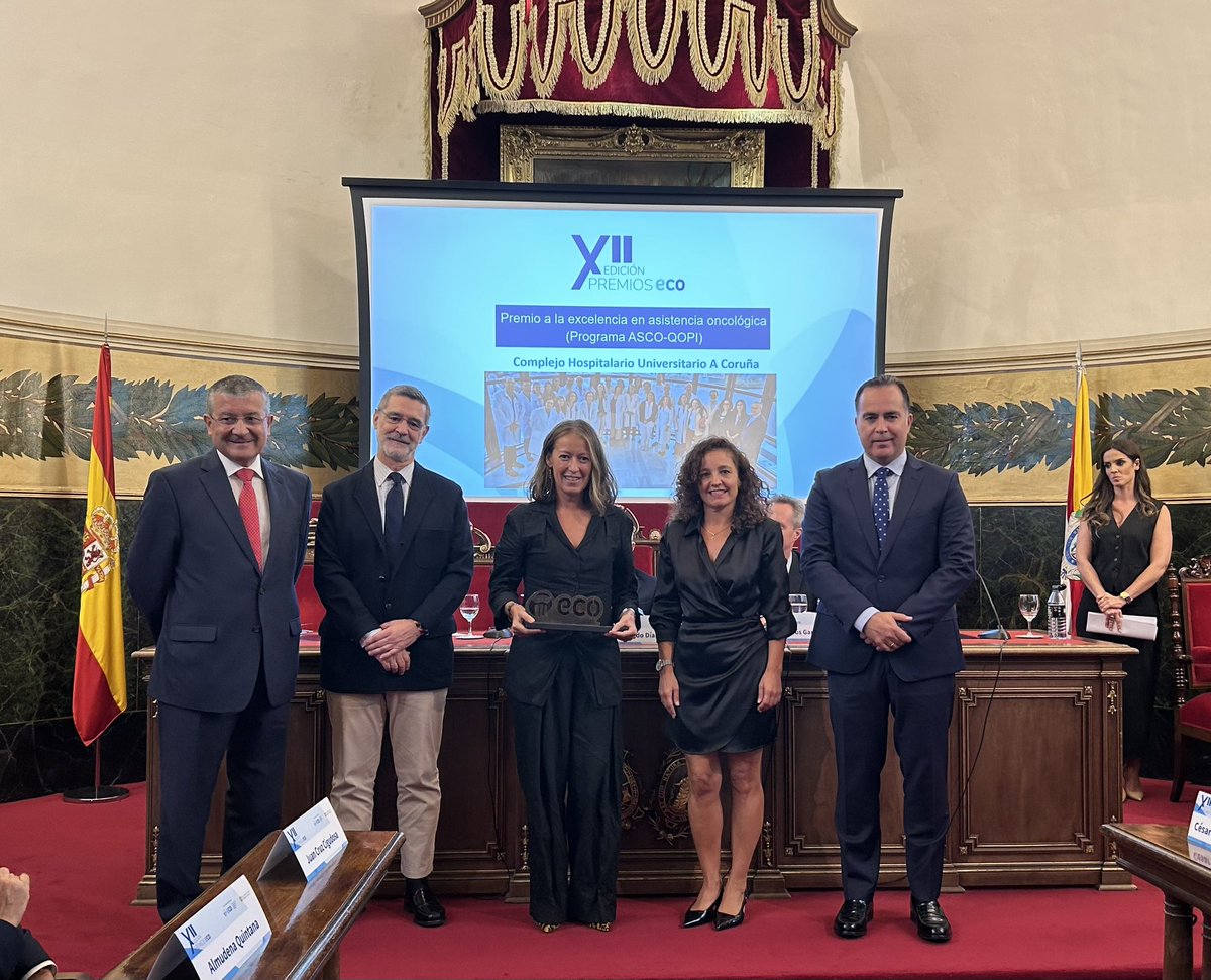 OncoCHUAC (@chuaconco) on Twitter photo Premio a la Excelencia en la asistencia oncológica, por la <a href="/FundacionECO/">Fundación ECO</a>.
Recogen el premio, nuestra jefa de servicio <a href="/charocampelo/">charocampelo</a>, nuestro compañero Guillermo Alonso-Jáudenes y Carmen Mª Pereira, nuestra supervisora de enfermería del Hospital de Día.
#PremiosECO Premio a la Excelencia en la asistencia oncológica, por la <a href="/FundacionECO/">Fundación ECO</a>.
Recogen el premio, nuestra jefa de servicio <a href="/charocampelo/">charocampelo</a>, nuestro compañero Guillermo Alonso-Jáudenes y Carmen Mª Pereira, nuestra supervisora de enfermería del Hospital de Día.
#PremiosECO