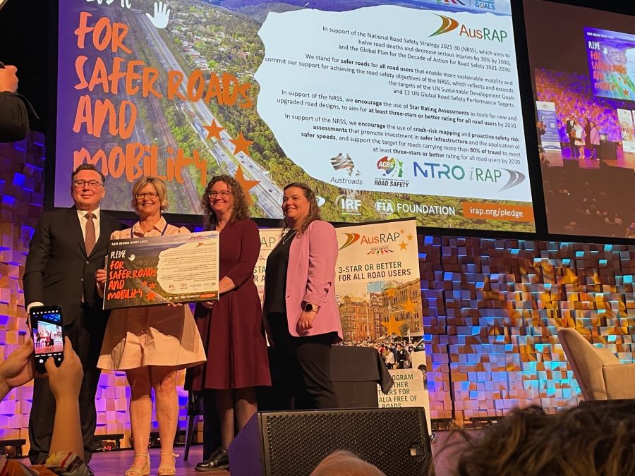 In a formal signing ceremony in Hobart today, #AusRAP partners have pledged their support for safer Australian roads and mobility for all users by 2030, joining the global #SaferRoadsPledge that has garnered support from 55 countries in just eight weeks.
irap.org/2024/10/ausrap…