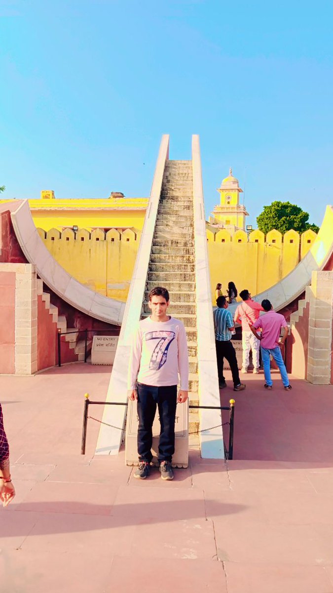 BalramDevanda's tweet photo. Enjoy at jaipur 
#jantermanter https://t.co/iiLqJOhgSw