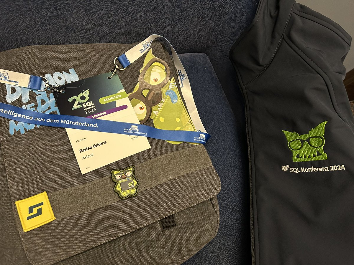 2meterDBA's tweet image. Let’s rock and roll! Who said that being a speaker isn’t like being a rock star 😂 #sqlkonferenz #speakerlife #sqlfamily