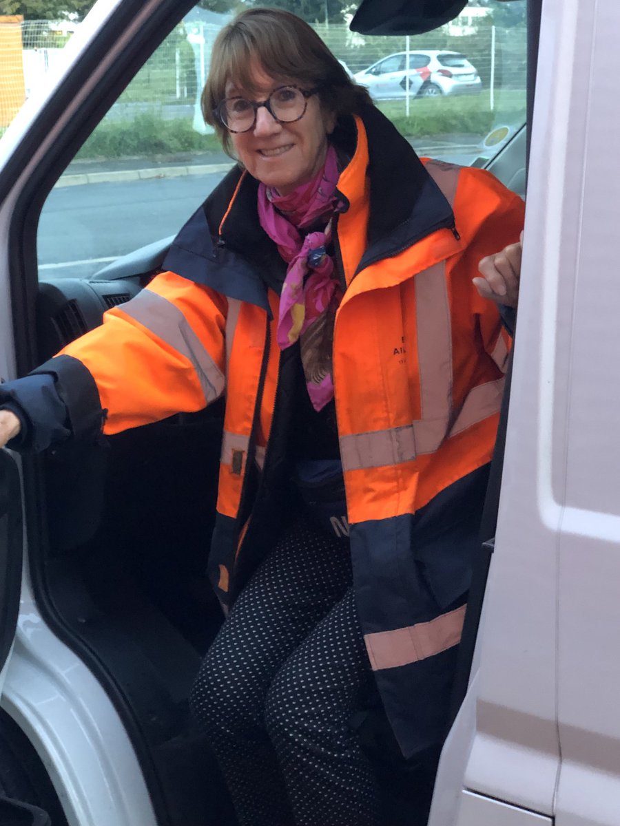 Nicole, fidèle bénévole embarque pour la ramasse quotidienne !👍