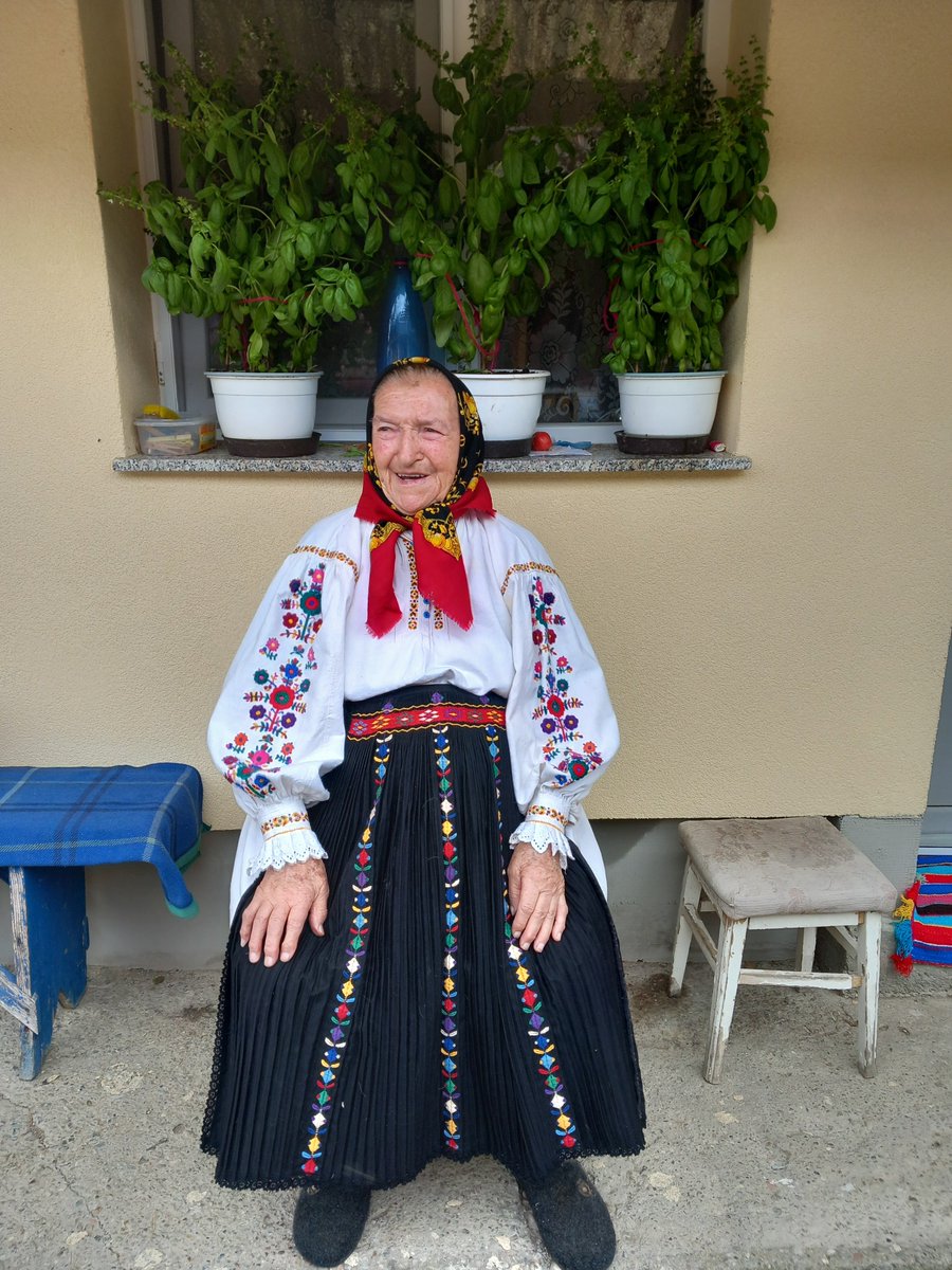 MuzeuZ's tweet photo. "In 1958, I married at 17, wearing a traditional blouse and vest.  My mother wove the fabric and told me: ‘If you save these clothes for Easter, they’ll be your wedding outfit.’ And so it was—I married that winter, with a braided hairstyle, ribbons, and a wreath on my head." https://t.co/dIAyWpl7lv