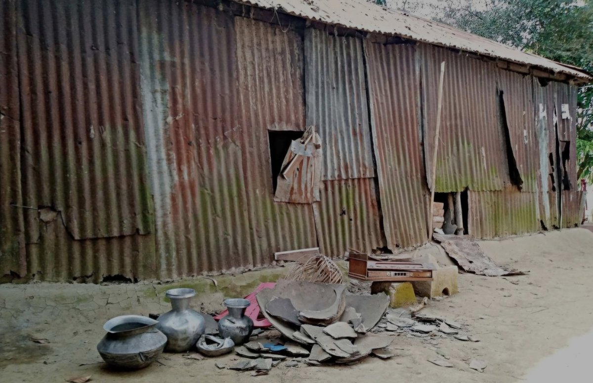 PersecArchive's tweet image. On March 17, 2021, a Hindu village in Shalla Upazila, Sunamganj, Bangladesh, was brutally attacked by a mob of over 3,000 people. The violence erupted after a young Hindu man posted a comment on Facebook criticizing a local Islamic leader. In retaliation, the mob descended upon…