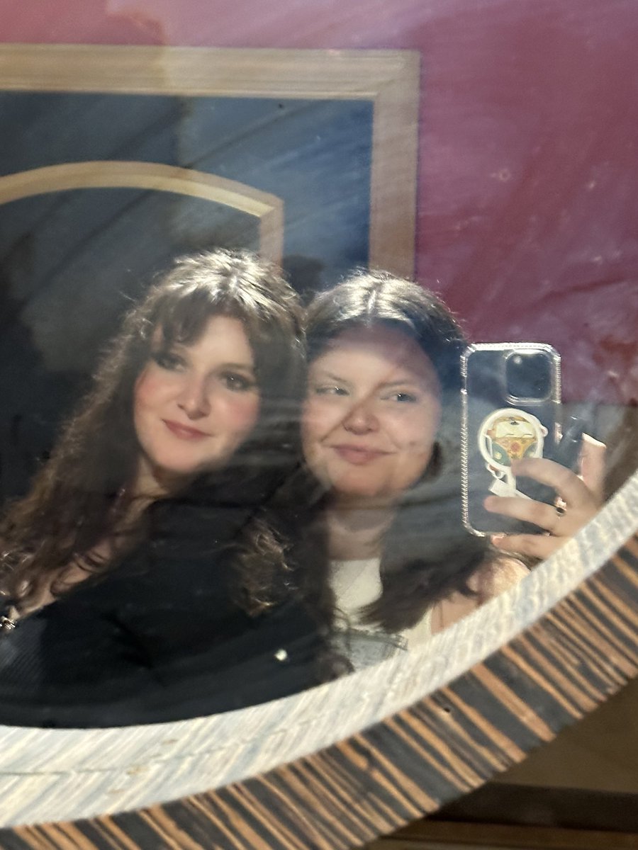 vuse_lover's tweet photo. rt to convince all my hot friends to become twitter baddies https://t.co/ULoh1kRyr2