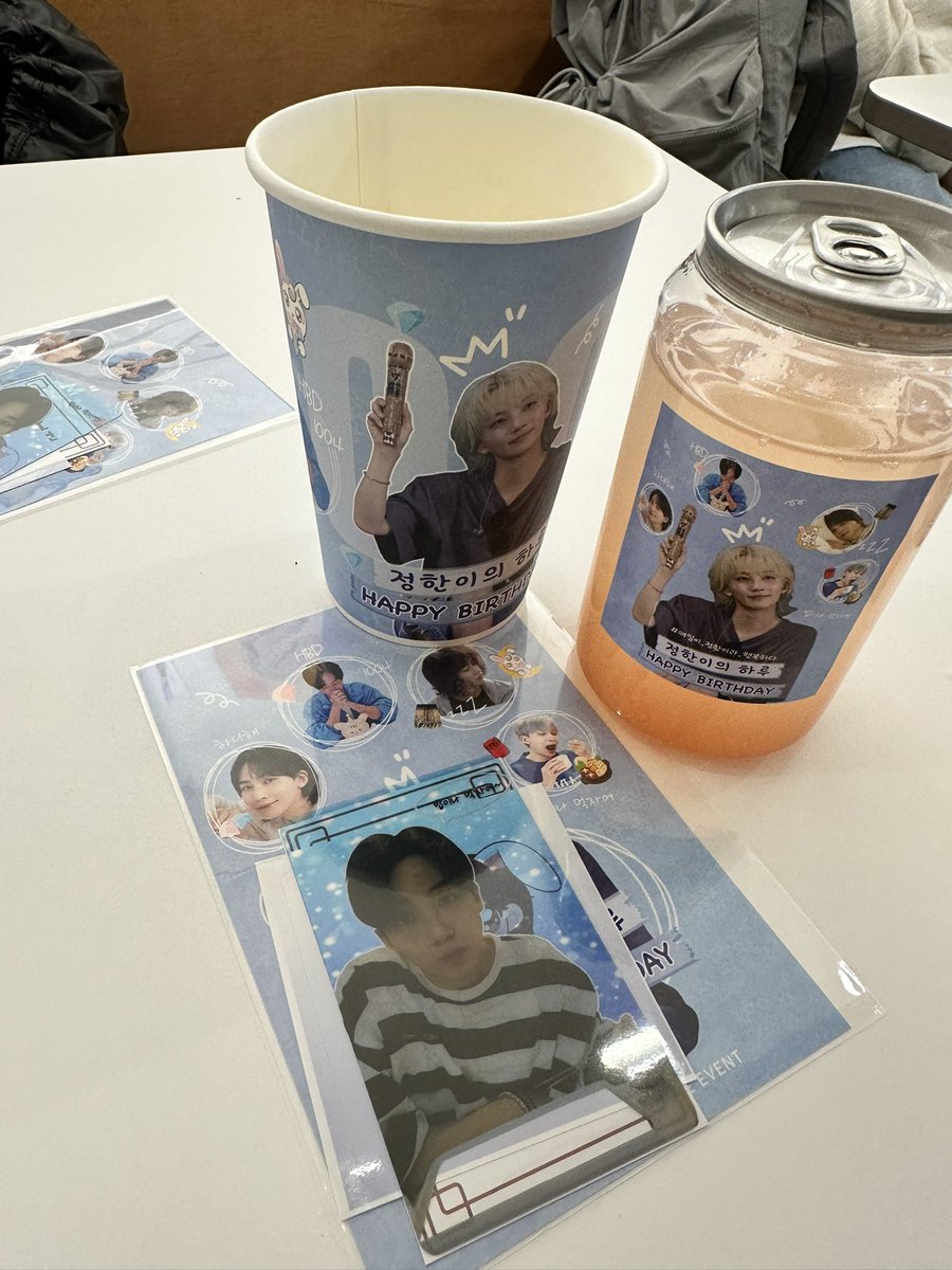 qhaskf0107's tweet photo. #매일이_정한이라_행복하다

예쁜 정한군이 가득했던 생카🥰
지인분하고 즐겁게 놀다 갑니다! https://t.co/SgsAjxLru9