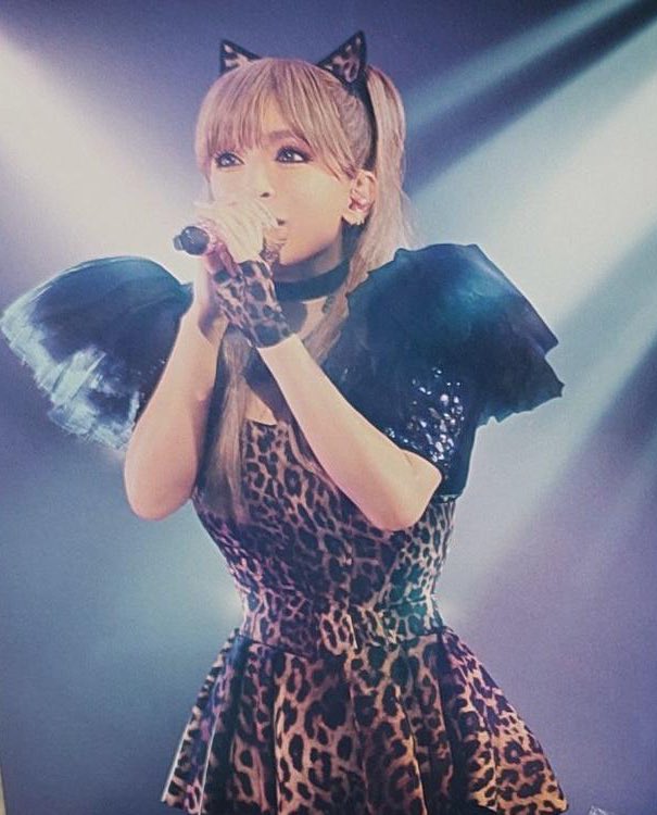 Ayu_Emii's tweet photo. あゆのヒョウ柄コスプレ見れて
嬉しい嬉しい嬉しい嬉しい🩷✨
左25th anniversary DVDビジュアル
右25th anniversary live 参戦(2023年4月)
🐆🖤
一生忘れられないライブでした♡
#iamTA #iam海外TA @ayu_19980408 https://t.co/k9I7QZSsg9