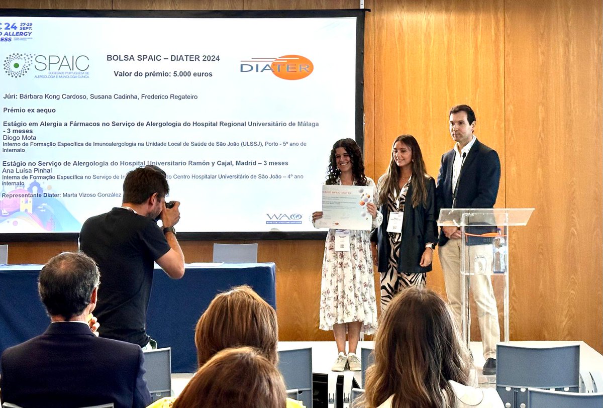 📢 Entregamos el premio de #investigación en la #WAC en colaboración con la #SPAIC🎉Un reconocimiento que apoya la formación en #alergia a fármacos y permite estancias en centros de referencia. Una apuesta constante por el avance de la inmunología y la alergología internacional