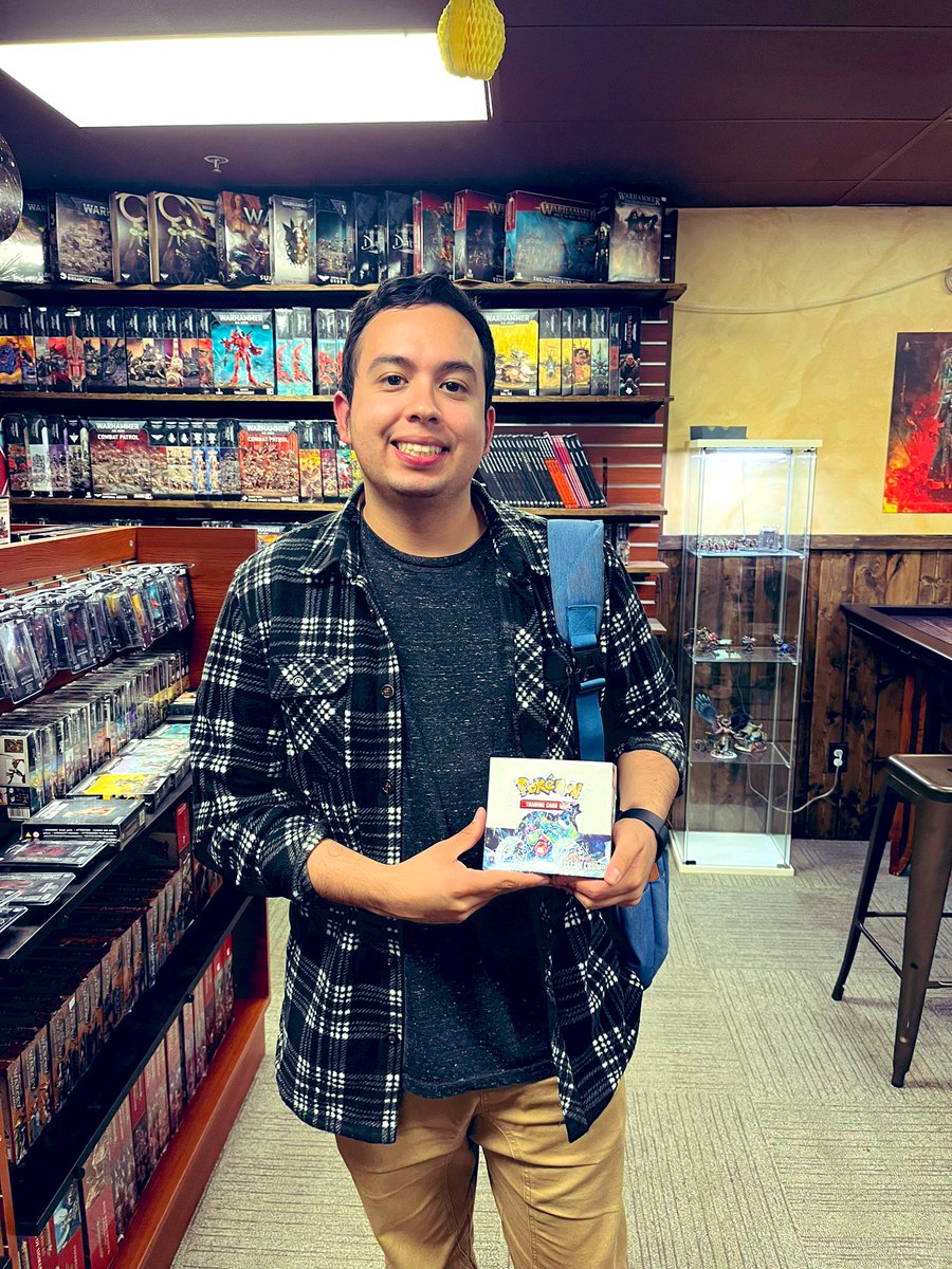 cesar_mars5's tweet image. Won the Win-a-box tournament at Zulu’s tonight! Ran it back with Charizard. #pokemontcg