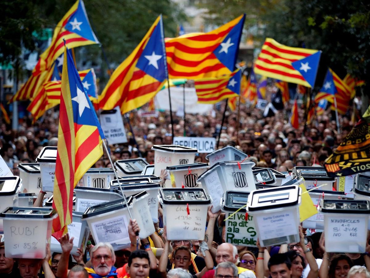 LA INTERSINDICAL (@laintersindical) on Twitter photo 🗳️Avui fa 7 anys d'una de les demostracions democràtiques i d'organització popular més importants de la història de Catalunya.
Des de <a href="/LaIntersindical/">LA INTERSINDICAL</a> continuem defensant el dret del poble català a poder votar el seu futur en referèndum.
Només la independència ens farà lliures. 🗳️Avui fa 7 anys d'una de les demostracions democràtiques i d'organització popular més importants de la història de Catalunya.
Des de <a href="/LaIntersindical/">LA INTERSINDICAL</a> continuem defensant el dret del poble català a poder votar el seu futur en referèndum.
Només la independència ens farà lliures.