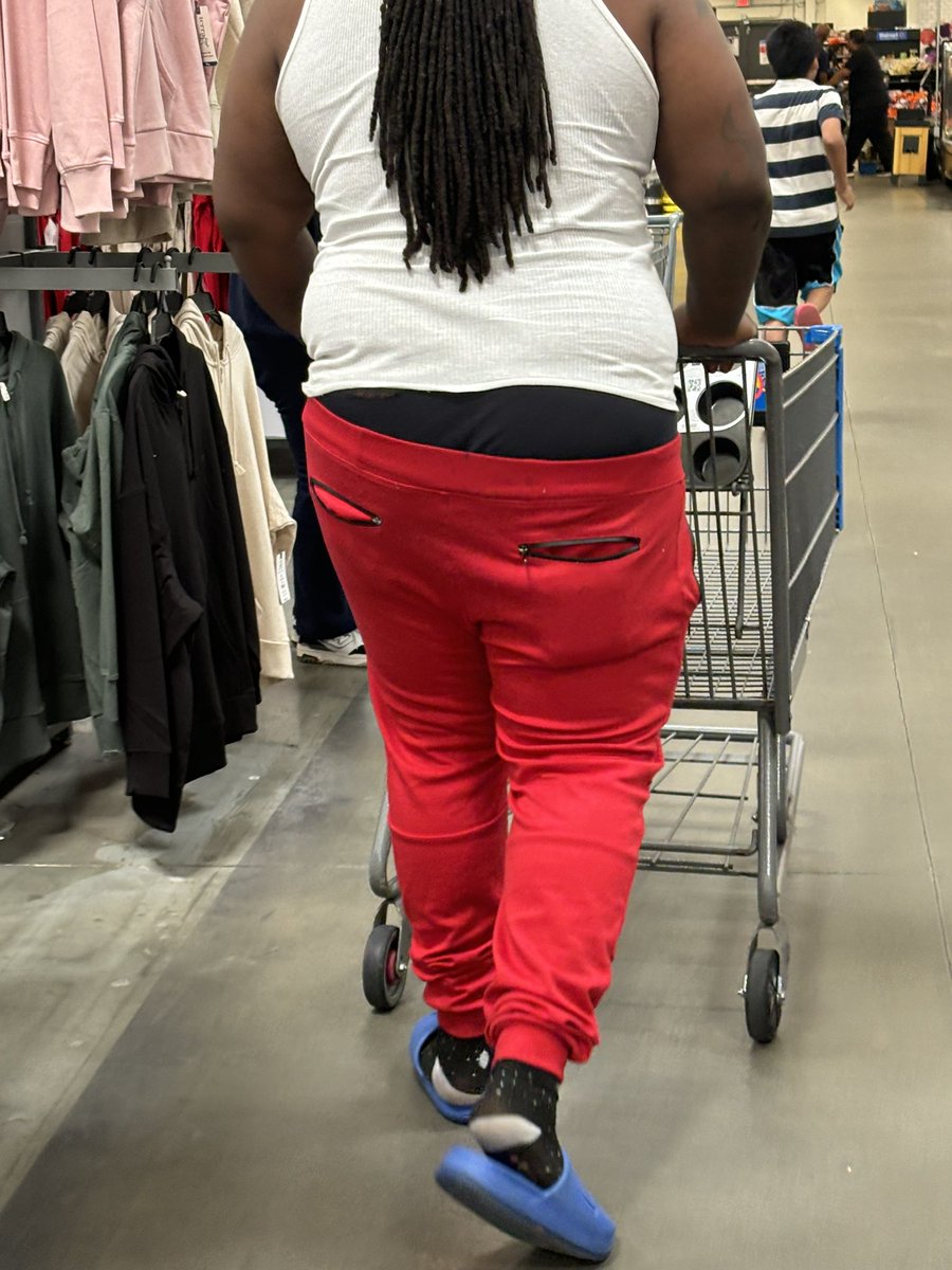 thethickerOne's tweet image. Nothing like a thick ass Man 🤤