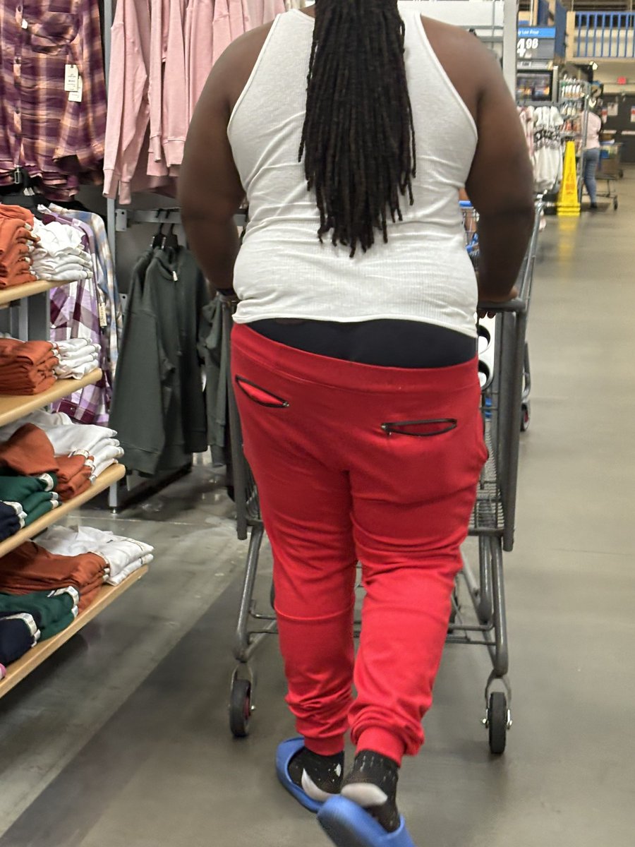 thethickerOne's tweet image. Nothing like a thick ass Man 🤤