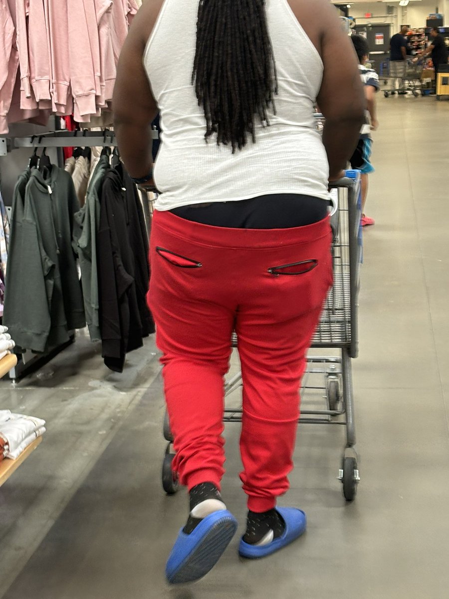 thethickerOne's tweet image. Nothing like a thick ass Man 🤤