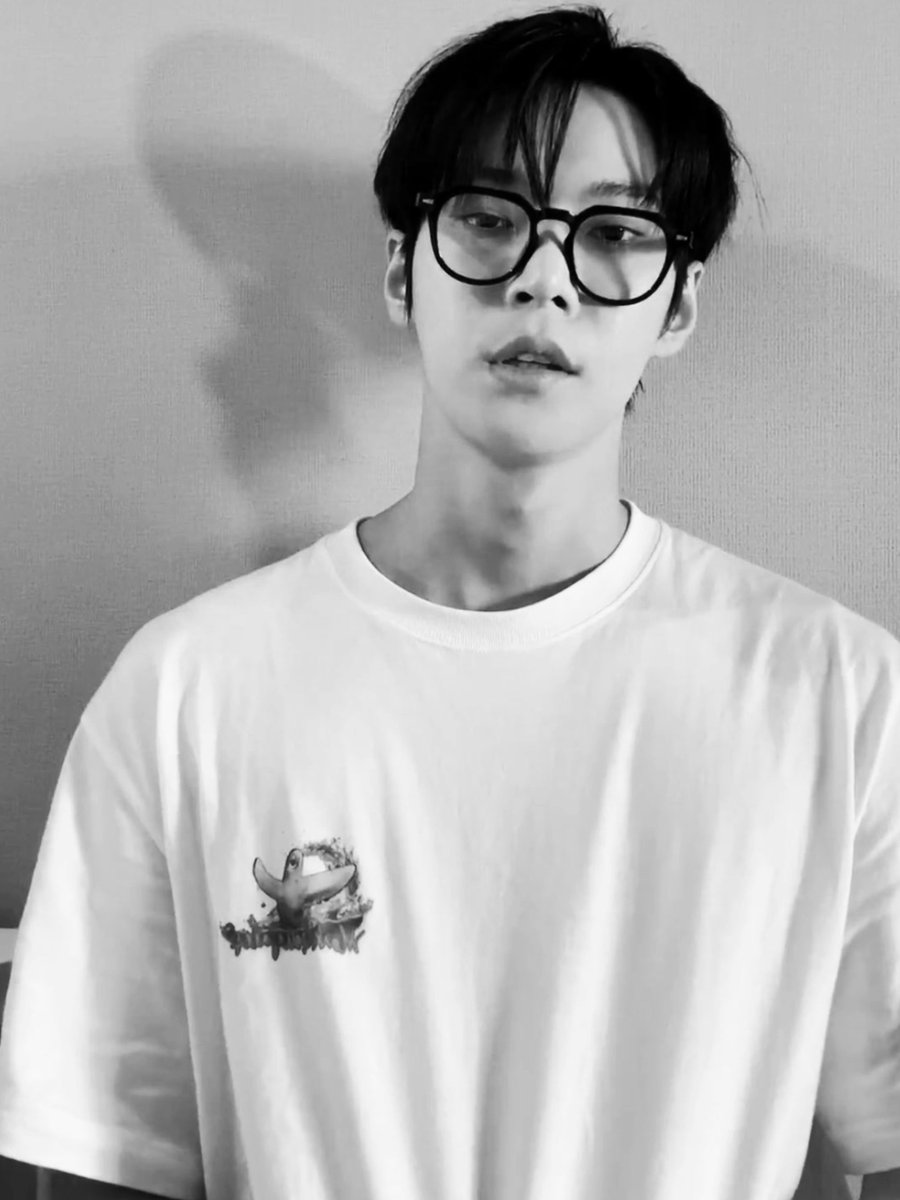 DOYOUNG. tweet media