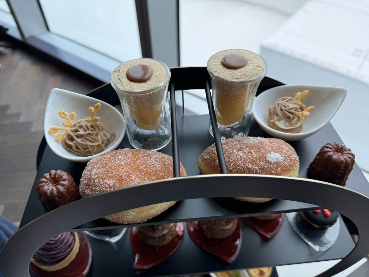 oikawashinta's tweet photo. ALOHAlloween Afternoon Tea 2024＠THE KAHALA HOTEL &amp; RESORT YOKOHAMA https://t.co/OGl3Klm2Lb