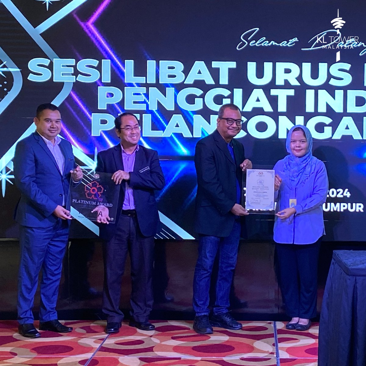 Menara_KL's tweet photo. We are grateful to our dedicated team and loyal visitors who inspire us daily to continue raising the bar. Together, let’s showcase the beauty and vibrancy of Kuala Lumpur as a world-class destination! 📷📷 https://t.co/ilYz6aeEN2