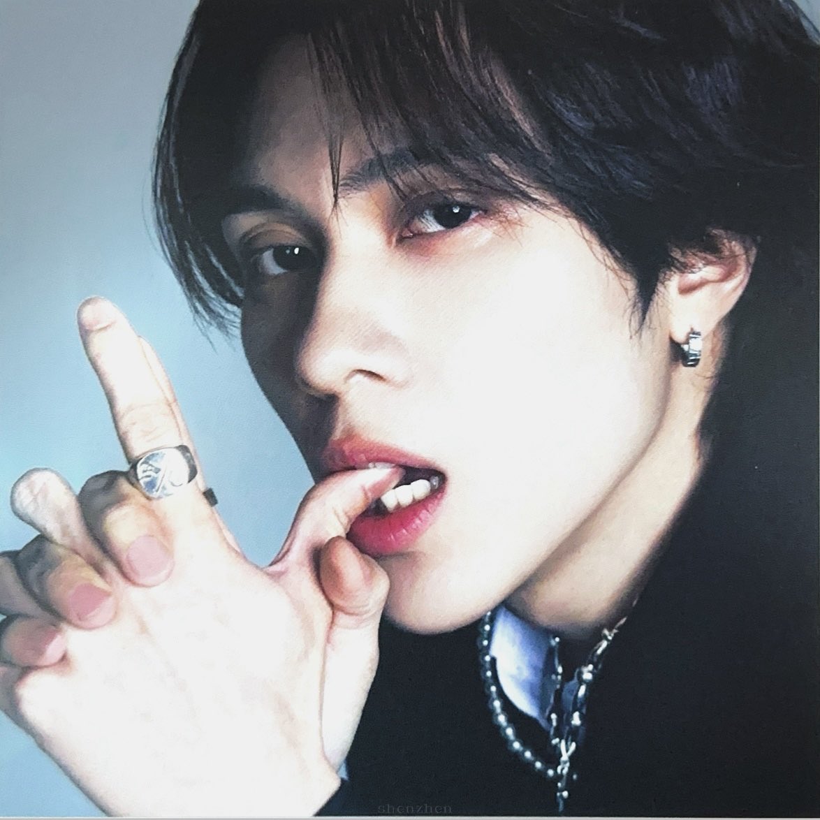 HENGC0RE's tweet photo. WayV ‘The Highest’ #HENDERY Scans

#黃冠亨 #헨드리 #ヘンドリー https://t.co/5NOjRT1pOf
