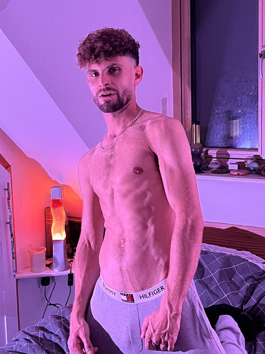 Well I’ve had a busy night😉 and you’ve got a hot vid coming soon😝 #Onlyguys hope all my fans are enjoying my content. Really wanting to colab with a woman as soon as I find someone or MMF!  Morning all😈😈😈