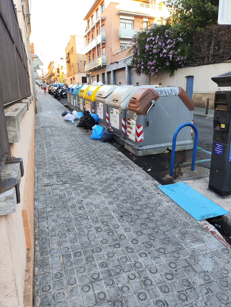 <a href="/CataloOtger/">Otger Cataló</a> <a href="/matarocat/">Ajuntament de Mataró</a> <a href="/ulldepollmataro/">Ulldepollmataro</a> <a href="/rikrd_1/">Ricard</a> <a href="/JordiAndreuP/">Jordi Andreu</a> <a href="/jordicaceres7/">Jorx🤘</a> <a href="/Jaumemataroni/">Jaume</a> <a href="/jm_bs/">jm badia s</a> <a href="/JoseCasadoVOX/">Jose Casado</a> <a href="/silviasaiz_1714/">✳️ Silvia Saiz Saiz 🏳️‍🌈🇵🇸🇨🇺🇩🇴🐸</a> <a href="/CarlesLlach/">Carles Llach</a> <a href="/patrullamataro/">Patrulla Veïnal Mataró</a> <a href="/PoliciaMataro/">Policia Local de Mataró</a> <a href="/VilaFake/">VilaFake PARÒDIA</a> <a href="/ercmataro/">Esquerra Mataró ERC</a> <a href="/DBotePaz/">David Bote Paz</a> <a href="/JuntsperMataro/">Junts per Mataró</a> <a href="/mataroneta/">Mataró Bruta</a> <a href="/AlfonsCanela/">Alfons Canela</a> <a href="/sergimoralesd/">Sergi Morales 💜🌈🔻</a> <a href="/XescoG/">Xesco Gomar 🌎🌳💚</a> <a href="/visit_mataro/">Visit Mataró</a> <a href="/MaVadell/">Miquel Àngel Vadell</a> <a href="/font_mach/">Xavier Font i Mach</a> <a href="/MonicaMasramon/">mònica masramon</a> <a href="/pimcamprubi/">Pim Camprubí</a> <a href="/annasalicru/">Anna Salicrú i Maltas</a> <a href="/carlesporta/">Carles Porta</a> <a href="/MonicaLora_/">Mònica Lora Cisquer</a> <a href="/pscmataro/">PSC MATARÓ</a> <a href="/Capgros/">Capgròs</a> <a href="/TribunaMaresme/">Tribuna Maresme</a> <a href="/iniesta_er/">Erik Iniesta</a> <a href="/LaVanguardia/">La Vanguardia</a> <a href="/EP_mataro/">EL PERIÓDICO Mataró</a> <a href="/tvmataro/">tvmataró</a> A Iluro està igual. Ahir no van passar...