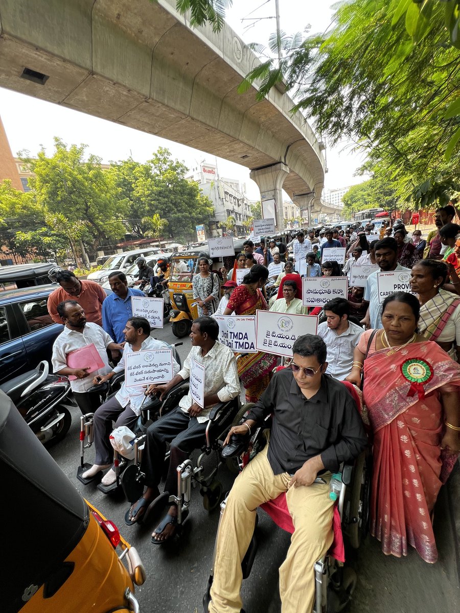 TMDA_TELANGANA's tweet photo. #TMDA organized a MUSCULAR DYSTROPHY awareness day campaign at the Press Club followed by a rally to raise awareness. We earnestly request Honorable CM to address our needs & provide much-needed support for the Muscular Dystrophy community.
@TelanganaCMO
@revanth_anumula https://t.co/ipO1xk2DGV