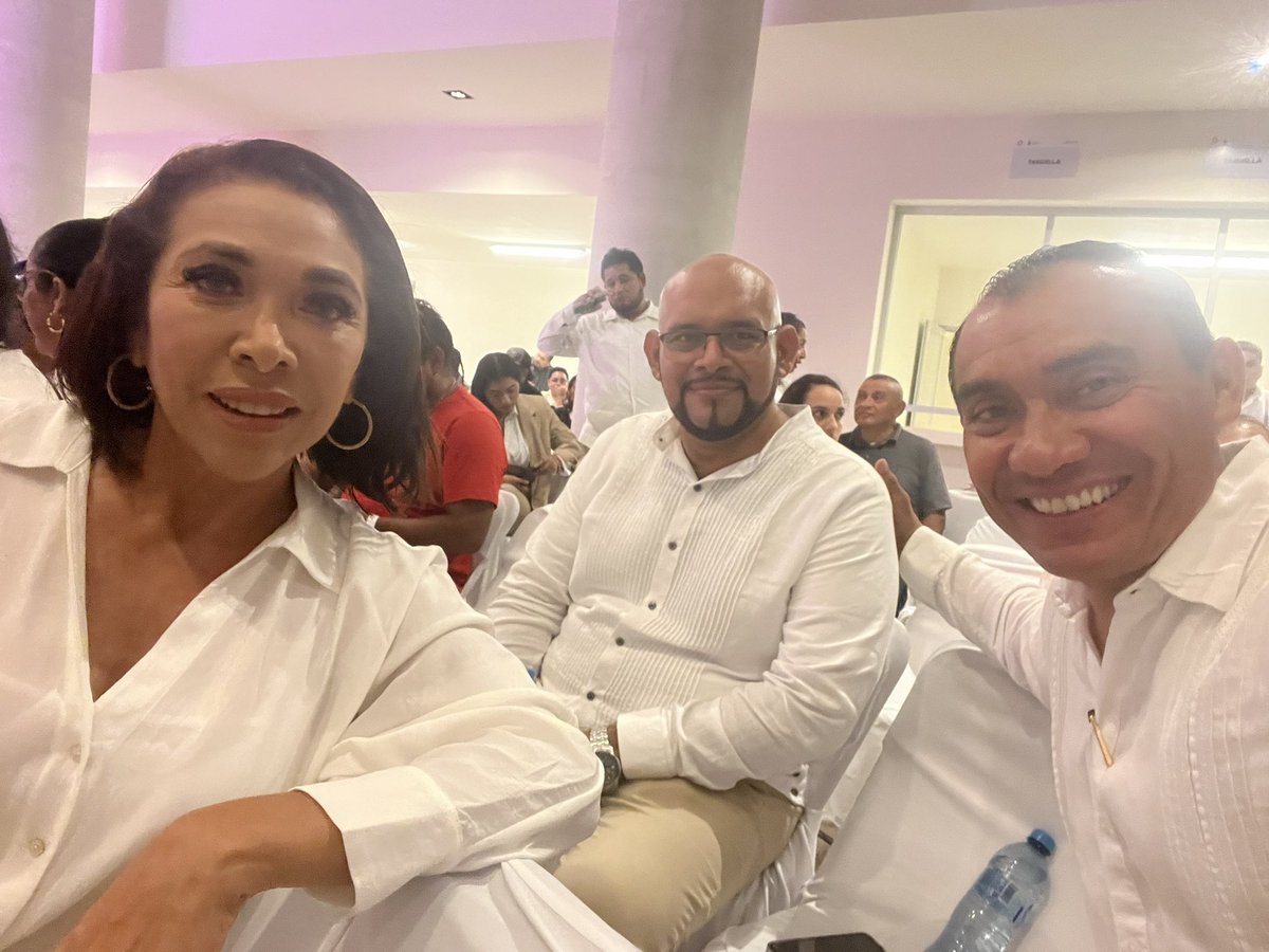 RogerCaceres's tweet photo. Muchas felicidades mi estimada amiga y presidenta de Benito Juárez @anapatyp @AytoCancun https://t.co/mRc8RjlfLx
