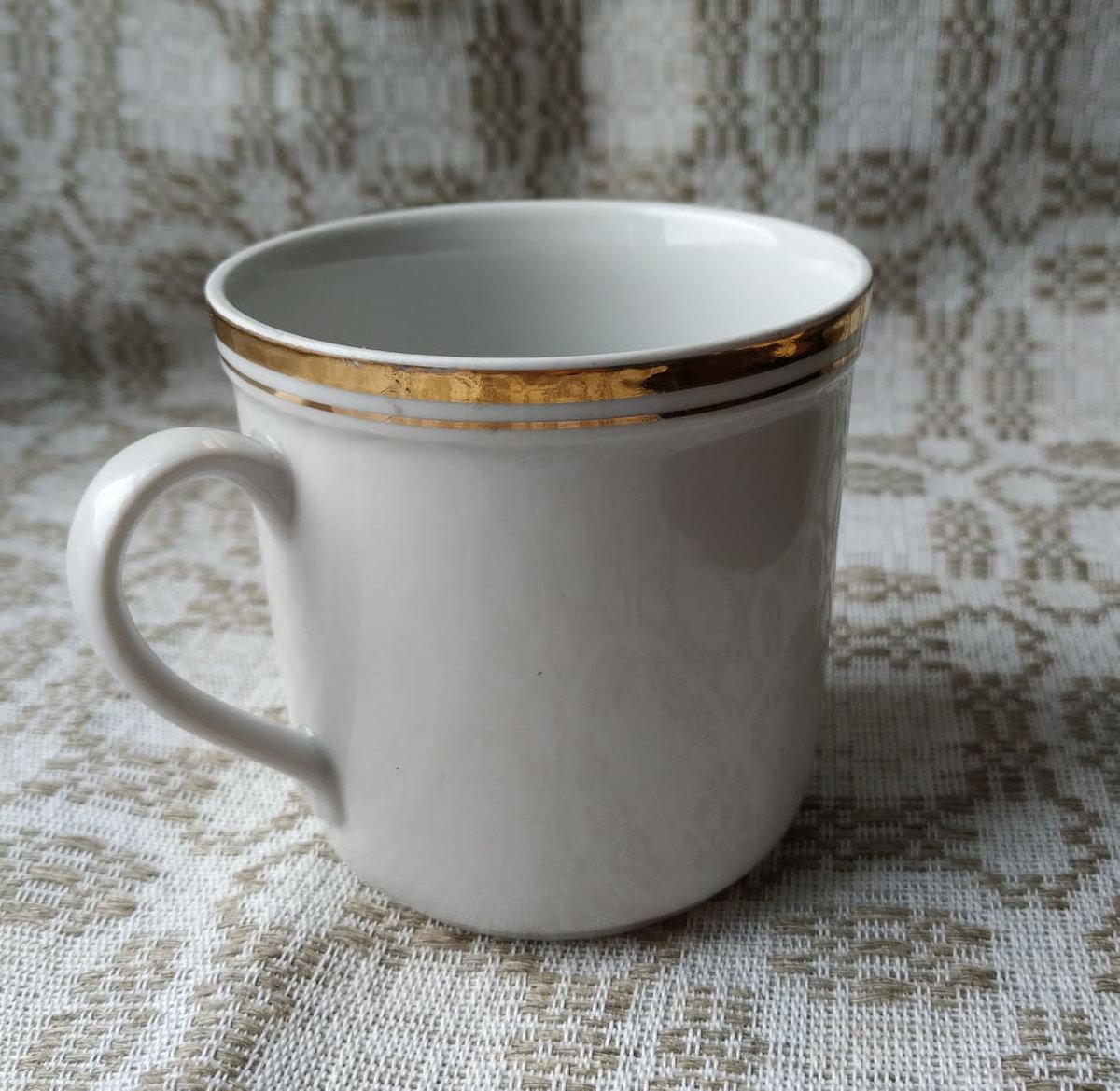 VintageSoviet's tweet photo. #White #porcelain #mug #tea #coffee #cup #whitemug #golden #rim #Latvia #Riga #porcelain soviet era Vintage USSR milk cup
https://t.co/w0236YXEg3 https://t.co/hHJrByK3Oi
