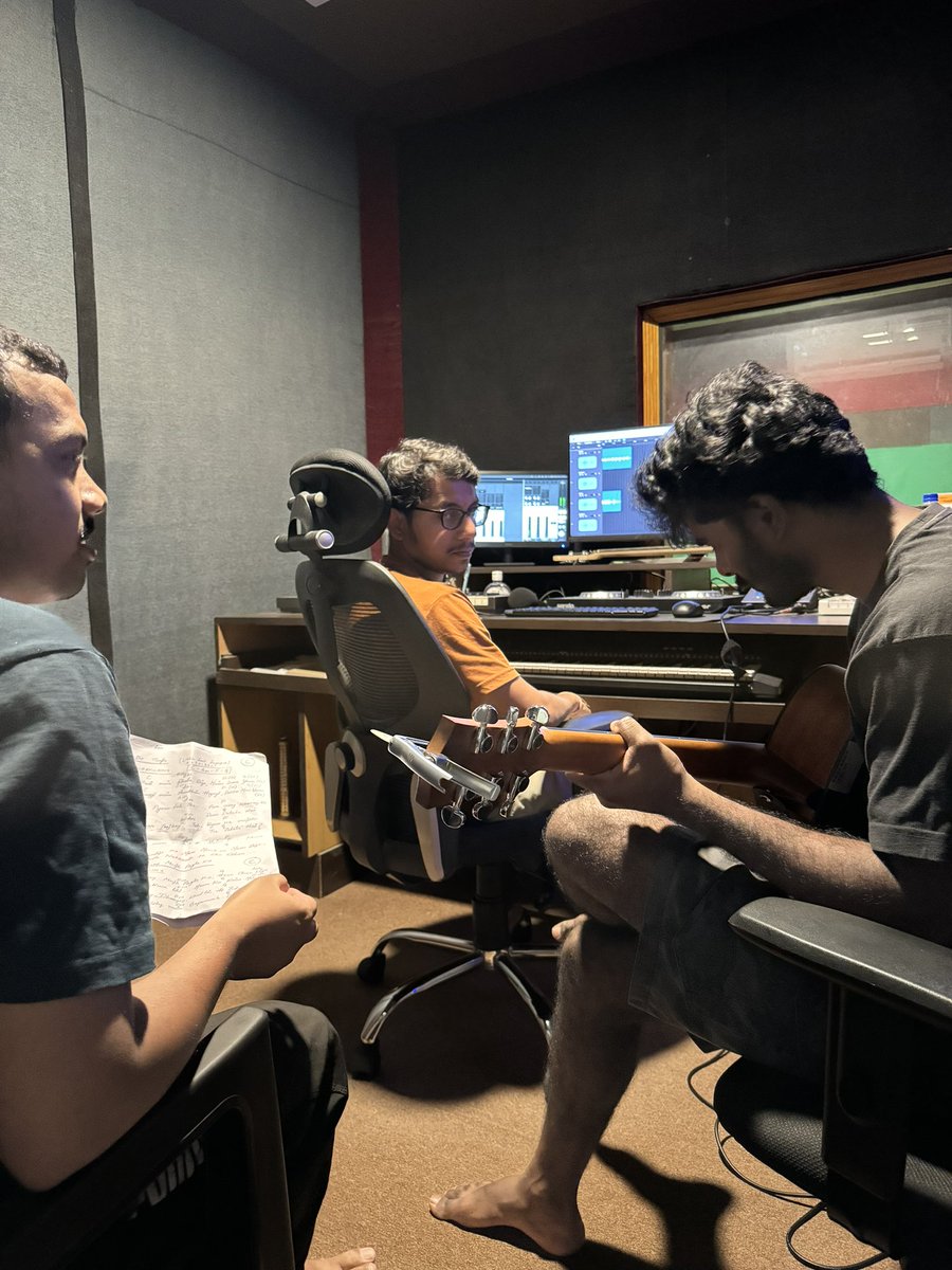 BhaskarAppalla's tweet image. Audio Podcast Bgm works
#podcast #audiopodcast #podcastmusic #audio #music #hindipodcast #apalorks #apalorksstudios #vanasthalipuram #musicproductionstudio #recordingstudio #nrb #nationsrockbeat