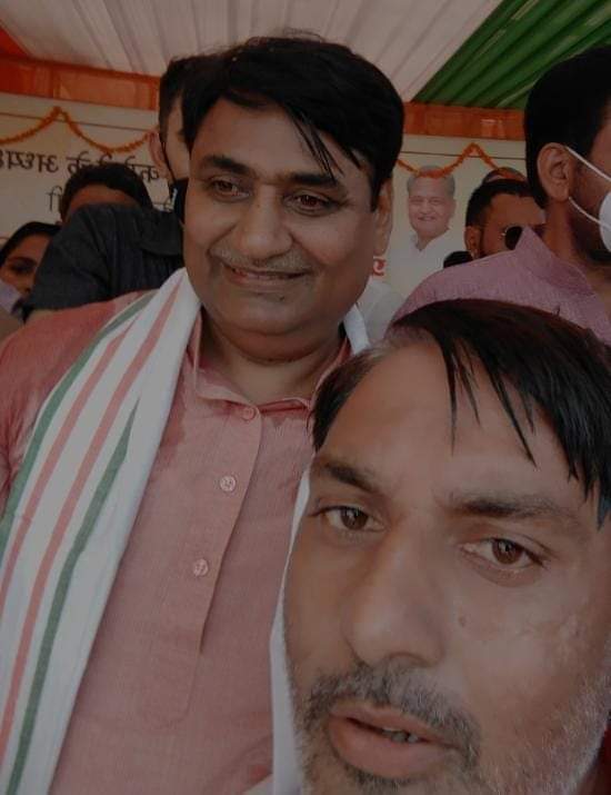 राजस्थान कांग्रेस के प्रदेश अध्यक्ष गोविंद सिंह जी डोटासरा के जन्मदिन की बहुत-बहुत बधाई
<a href="/GovindDotasra/">Govind Singh Dotasra</a> 
<a href="/ashokgehlot51/">Ashok Gehlot</a> <a href="/HemShekhawatINC/">Hem Singh Shekhawat</a> <a href="/RahulGandhi/">Rahul Gandhi</a> 
<a href="/MirdhaOne/">Raghuvendra Mirdha</a> <a href="/HanumanBangra_/">Hanuman Bangra/हनुमान बाँगड़ा</a> <a href="/MirdhaOfficial/">Harendra Mirdha</a>