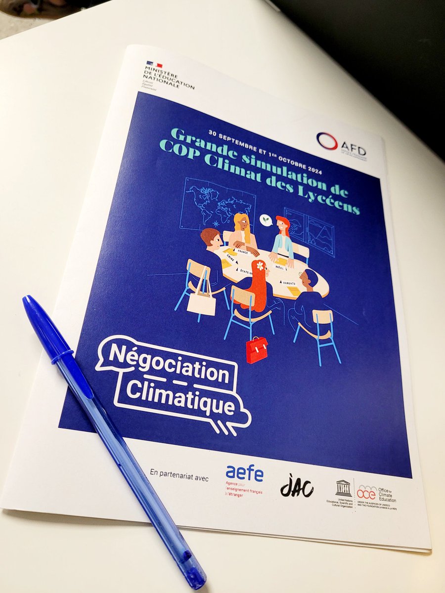 JulieLaunoy's tweet photo. Arthur et Teddy, élus CAVL @AcAmiens participent à la grande simulation de COP climat organisée par @AFD_France et @education_gouv 
📁 Le kit pédagogique pour décliner cette expérience immersive en établissement est téléchargeable sur le site de l'AFD
@AcAmiens https://t.co/FyFpuJdH7s