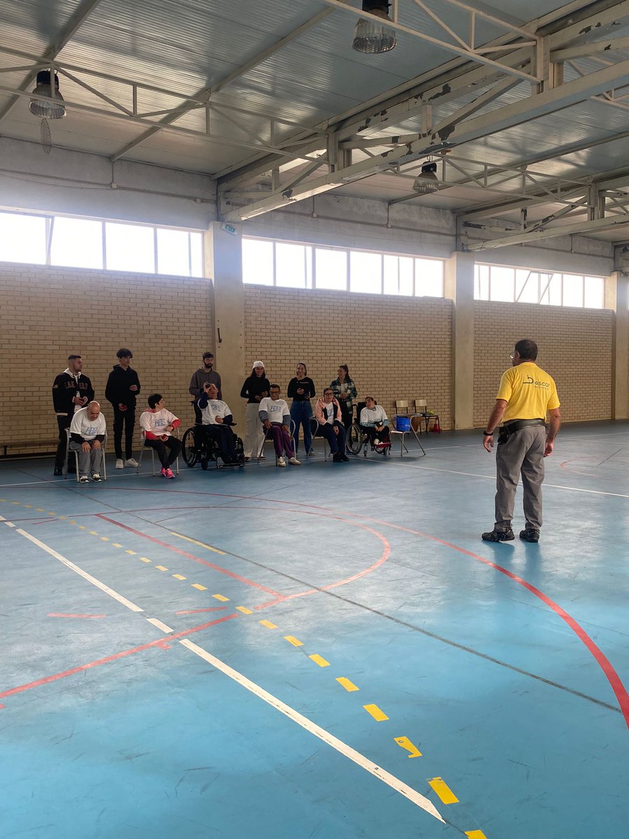 Atividade Intergeracional na APPACDM

Mais uma vez juntamo-nos à APPACDM de Matosinhos e criamos juntos sorrisos fáceis! Os nossos jovens interagiram de uma forma tão carinhosa e tão genuína que fizeram magia com os anfitriões!