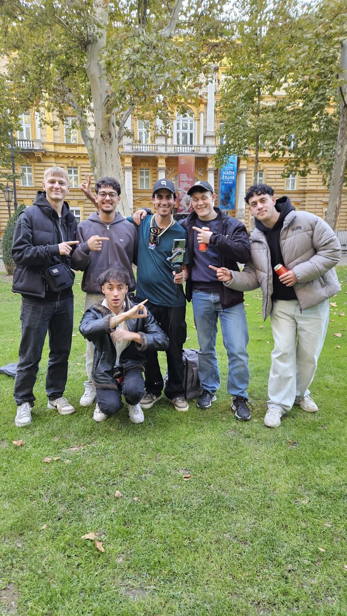 Alehiaseth's tweet image. Let'Z Mapping GO! Go! Go! #Powermapper! We split the fountain in half with my friend, and after we capt the attention of a crew of German lads that got totally mind blowing when I show them the technology with the #OVR @OVRtheReality app on the #XReal @XREAL_Global smart glasses