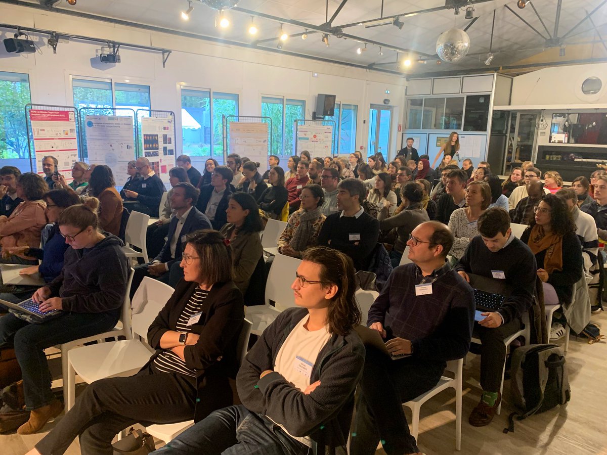 React-4Kids (@react4kids) on Twitter photo JOUR 2.
On reprend ce matin avec une session dédiée à l’impact de l’ontogénie (=le développement des tissus) sur les cancers pédiatriques.
Dr <a href="/OSaulnier_/">Olivier Saulnier</a> de l’<a href="/institut_curie/">Institut Curie</a> démarre avec une présentation « Keynote » sur les médulloblastomes devant une salle comble. JOUR 2.
On reprend ce matin avec une session dédiée à l’impact de l’ontogénie (=le développement des tissus) sur les cancers pédiatriques.
Dr <a href="/OSaulnier_/">Olivier Saulnier</a> de l’<a href="/institut_curie/">Institut Curie</a> démarre avec une présentation « Keynote » sur les médulloblastomes devant une salle comble.