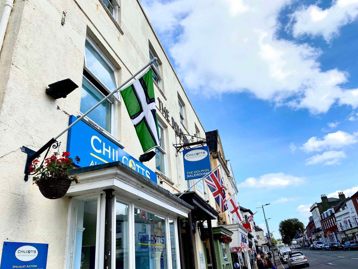 bricoflags's tweet photo. The flag of Devon in Honiton https://t.co/QvogACIhmG #devonflag https://t.co/AIbN51SvPA