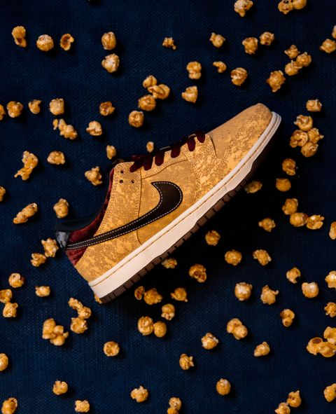 fullress's tweet photo. 【2024年 10/10 発売予定】
クラシックな映画館をイメージした、NIKE SB DUNK LOW “City Of Cinema” (ナイキ ダンク ロー “シティ オブ シネマ”) [FZ1278-200]

>> https://t.co/V3VLFktnKi https://t.co/CMTg7iKIJT