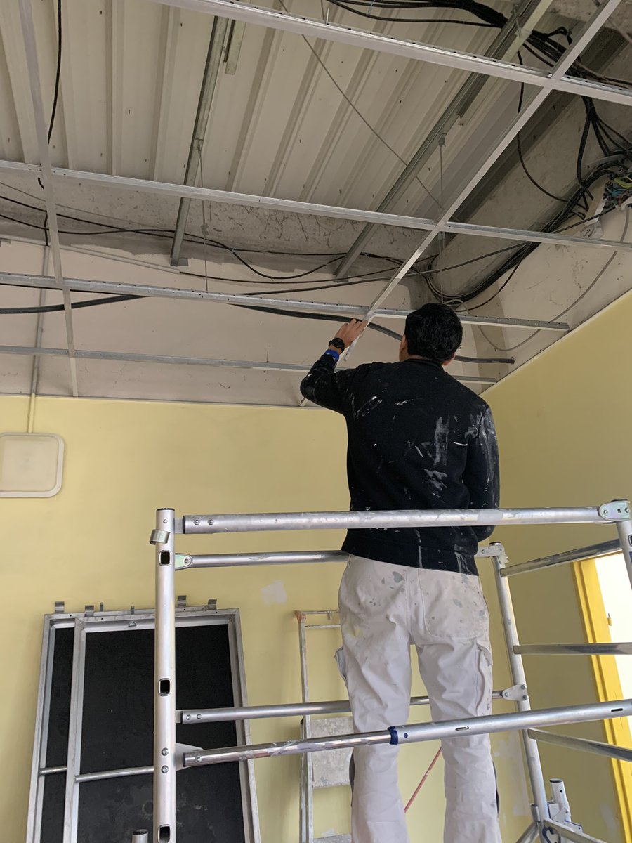 MarcsdOr's tweet photo. Voici quelques photos du chantier école au sein même de notre lycée ! #finition #peinture #bacpro https://t.co/Ka9pSZwQLz