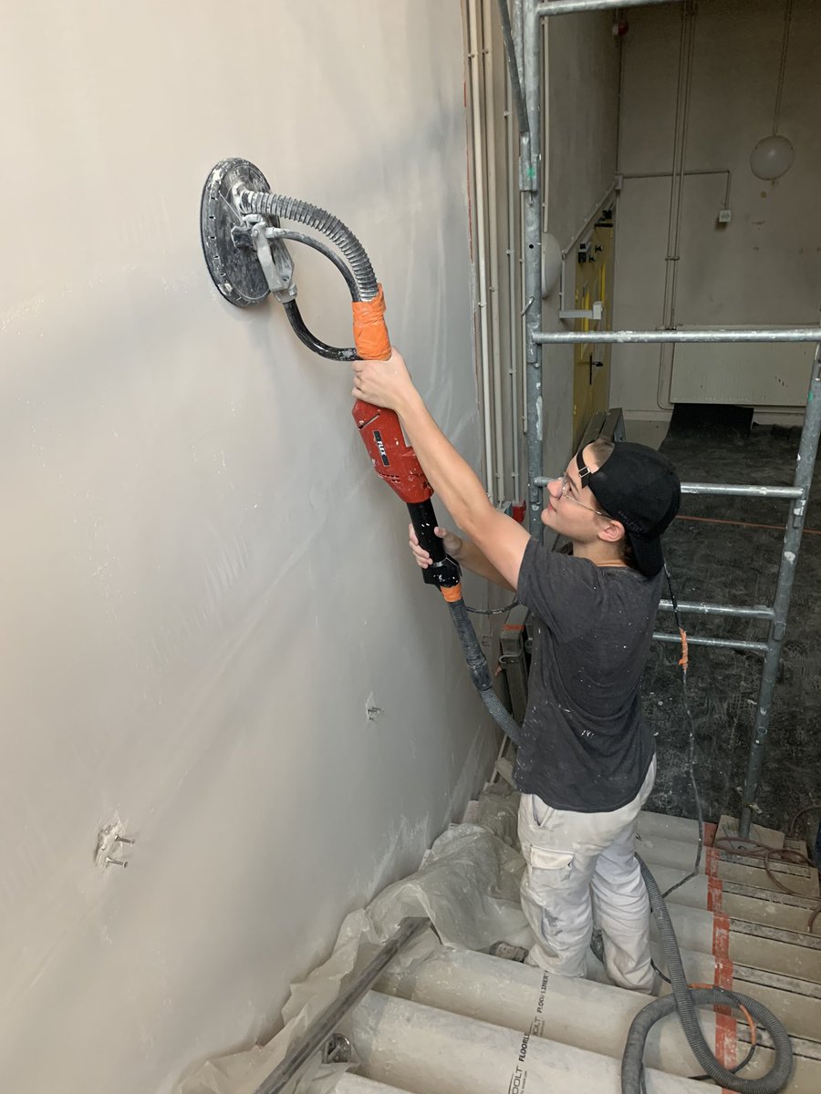 MarcsdOr's tweet photo. Voici quelques photos du chantier école au sein même de notre lycée ! #finition #peinture #bacpro https://t.co/Ka9pSZwQLz