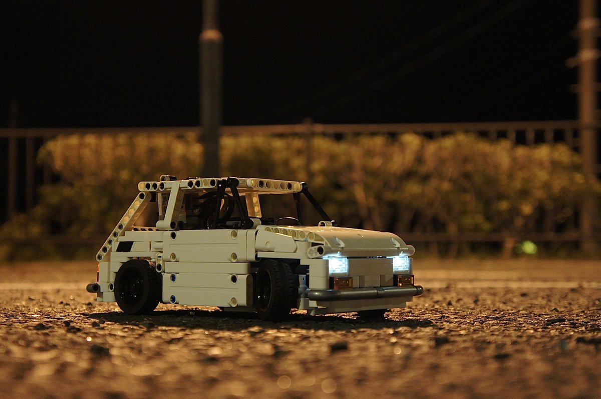 taiyomoc's tweet photo. Fiat 126

1/12スケールLEGOラジコン
PF XLモーター×1駆動の小型・軽量化マシーン
ヘッドライト光ります
モーターを含め全パーツレゴ純正です

#レゴ #レゴラジコン #レゴrc #レゴテクニック 
#lego #legoRC #legotechnic 
#fiat #fiat126 https://t.co/Td2w9pxfeh