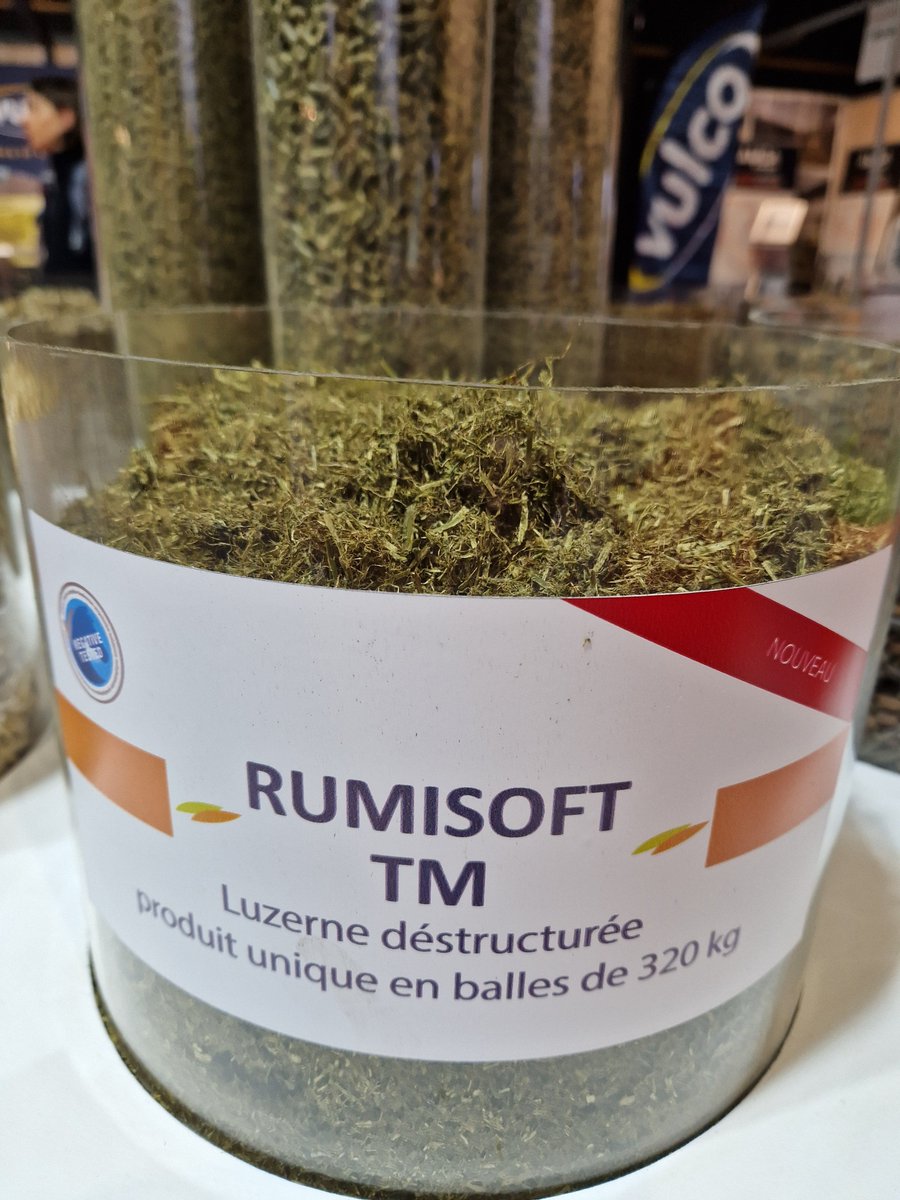 🐂Le Sommet de l'Elevage, c'est parti ! 
🌿Nous sommes ravis de vous présenter notre nouveau produit  Rumisoft TM balle de  luzerne déstructurée : un produit unique et innovant .
✨Venez le découvrir sur le stand <a href="/desialis/">Désialis</a> Hall 1 stand F 161
#luzerne #elevage #agriculture