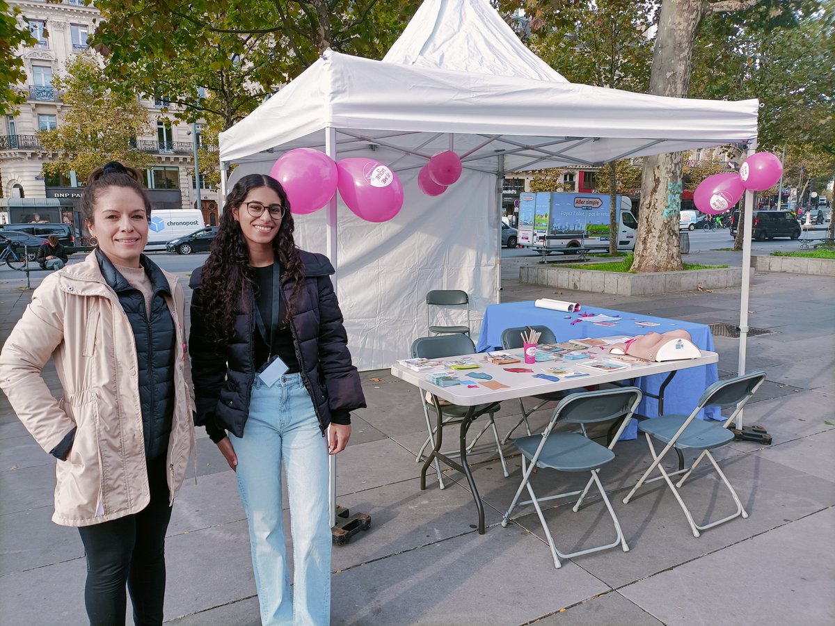 Mammosolidaire aujourd'hui place de la République. Mammo, infos sur la prévention et le dépistage du cancer du sein et sur l'aide aux personnes malades. On vous attend jusqu'à 18h <a href="/CRCDC_IDF/">Dépistage des cancers en Ile-de-France</a> <a href="/CPAM_75/">Assurance Maladie de Paris</a> @paris <a href="/LigueCancer75/">Ligue Cancer Paris</a>