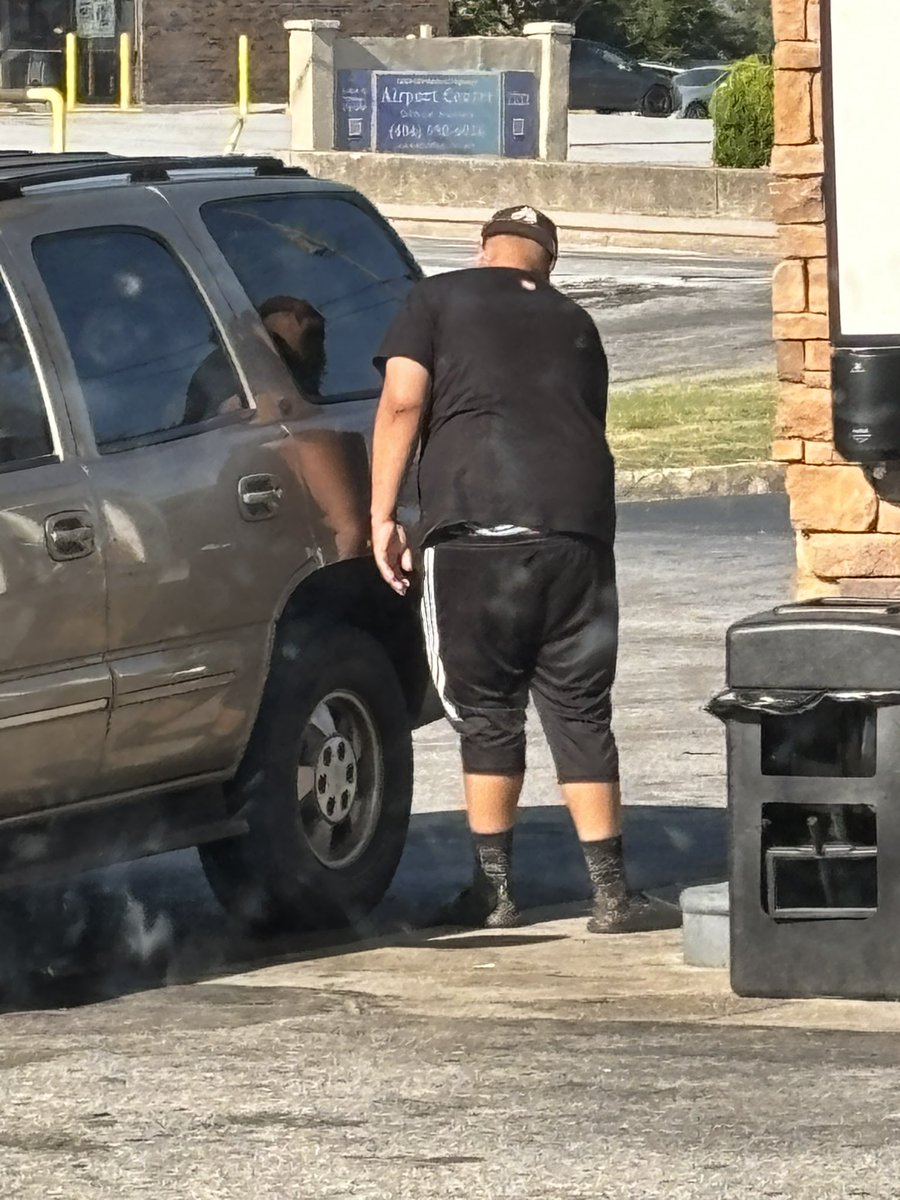 thethickerOne's tweet image. He Sexy asf big red for the WIN 😍