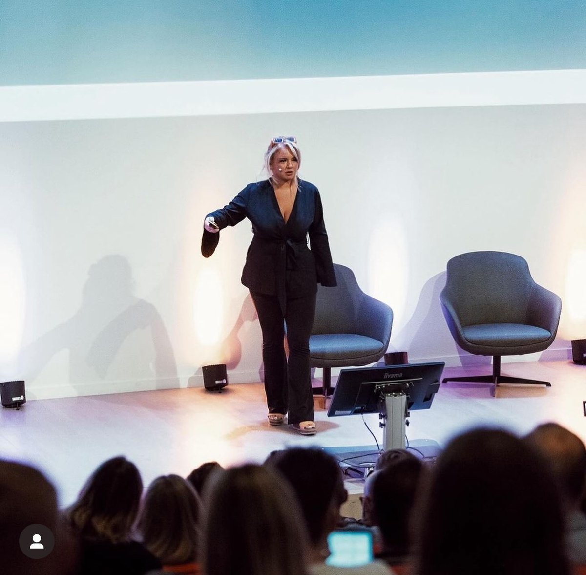 I’m opening BrightonSEO ‼️🫶

Thursday, auditorium 1 first thing I will be sharing my thoughts about SEO analysis and effectiveness. 

British marketing used to be the best in the world, 6% now works. What’s going on? 

“Where’s my revenue” screams the CMO as they prioritise