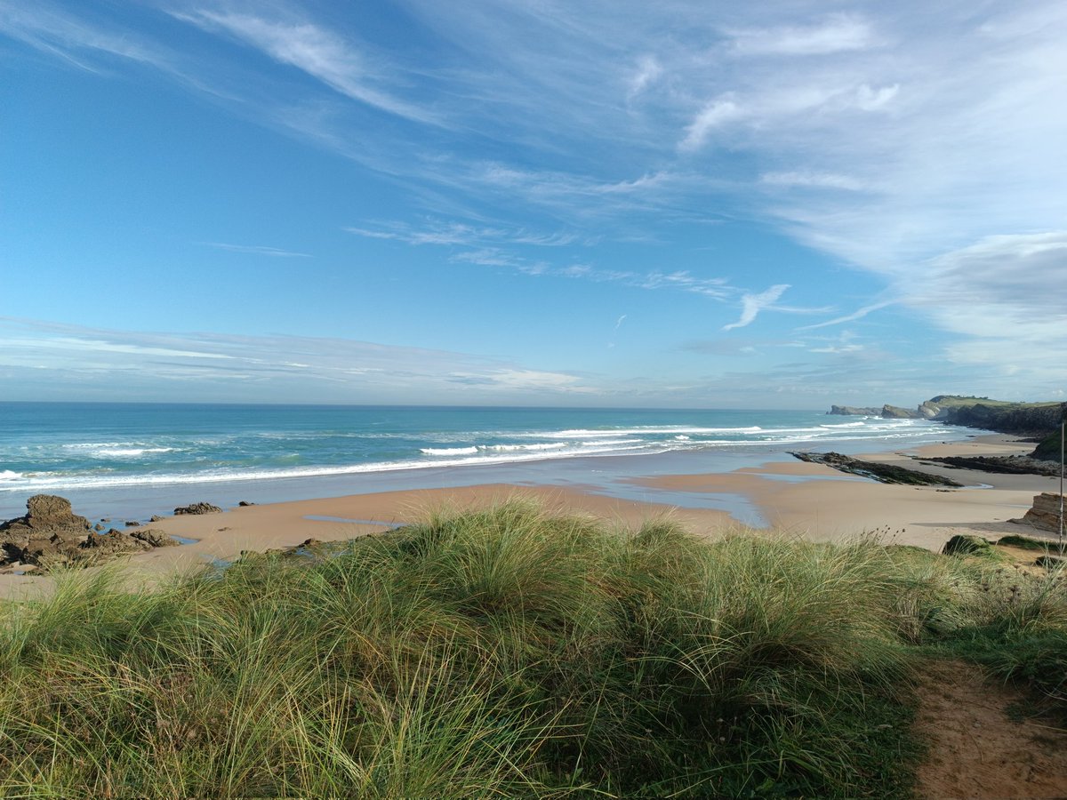 Mañana en la playa de Canallave, Liencres. #Cantabria <a href="/costaquebradaGP/">Geoparque Costa Quebrada</a>
