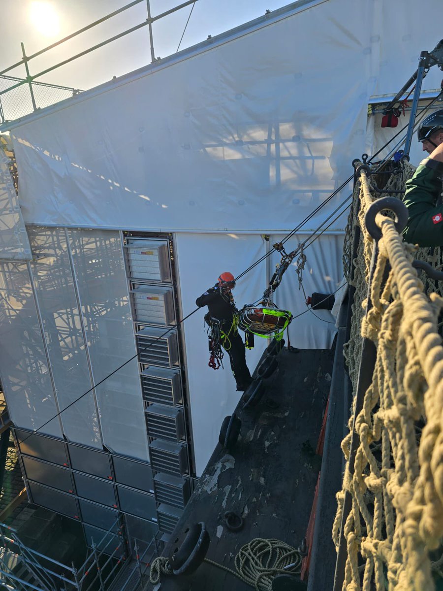 Hampshire Fire and Rescue Str rope team tweet media